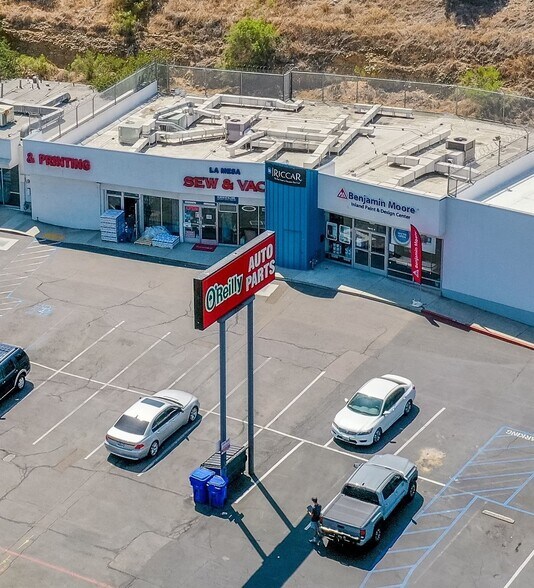 5346 Jackson Dr, La Mesa, CA à louer - Photo du bâtiment - Image 2 de 5