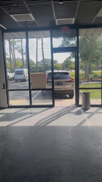 103 E Boston Rd, Edgewater, FL for lease - Building Photo - Image 3 of 7