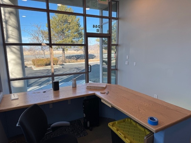 2248 Meridian Blvd, Minden, NV 89423 - Unité B -  - Photo intérieure - Image 1 of 3