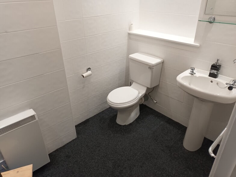 81 Brown St, Broughty Ferry for sale - Interior Photo - Image 3 of 5