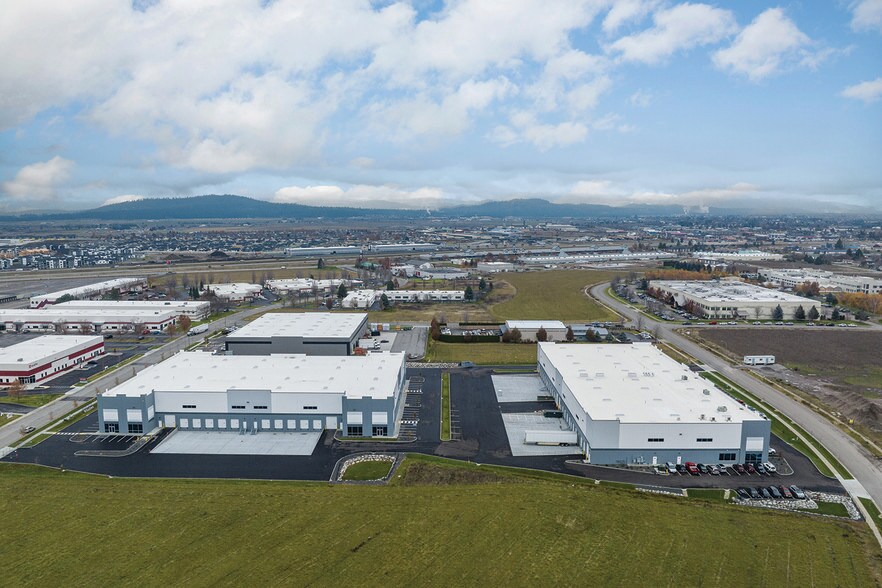 813 S Lochsa St, Post Falls, ID à louer - Photo du bâtiment - Image 3 de 4