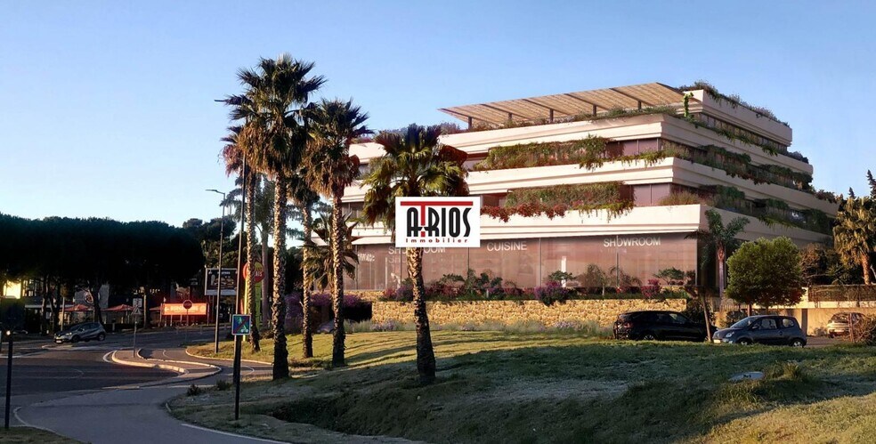 Office in La Seyne Sur Mer for lease - Building Photo - Image 2 of 5