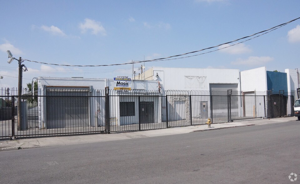 1646 E 23rd St, Los Angeles, CA à vendre - Photo du bâtiment - Image 3 de 5