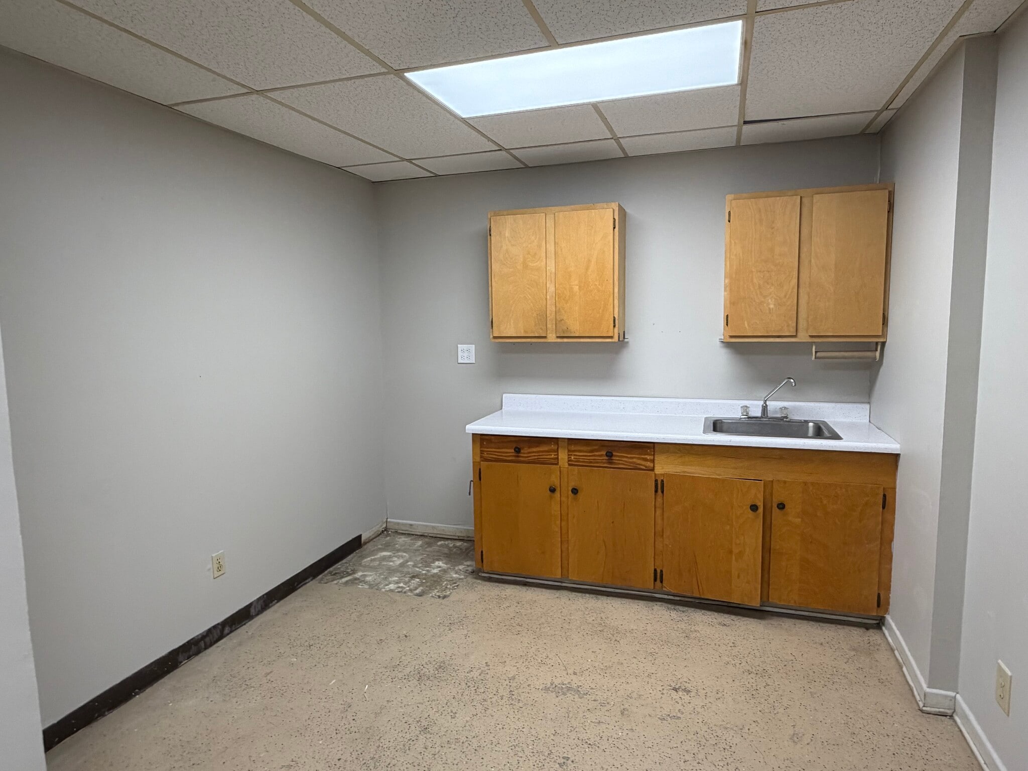 3203 Preston Ave, Pasadena, TX for lease Interior Photo- Image 1 of 7