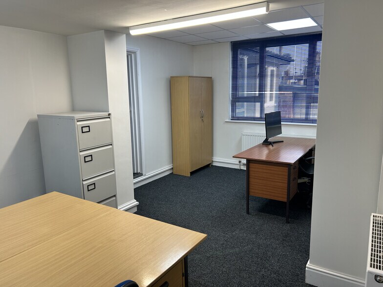 65 Balby Rd, Doncaster à louer - Photo du bâtiment - Image 3 de 12