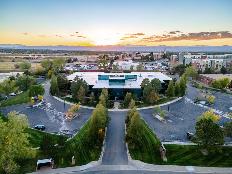 373 Inverness Pkwy, Englewood, CO à louer - Photo du bâtiment - Image 1 de 36