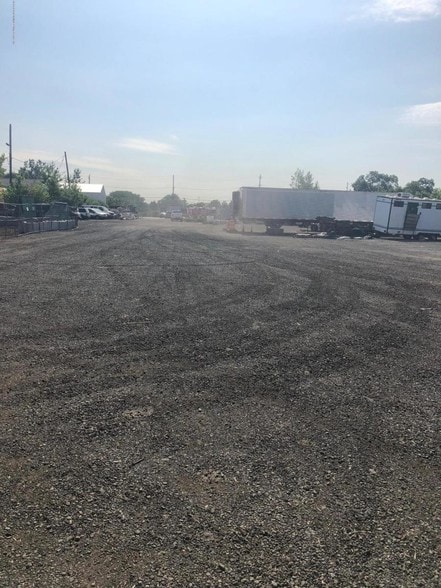 335 Bloomfield Ave, Staten Island, NY for lease - Building Photo - Image 2 of 3