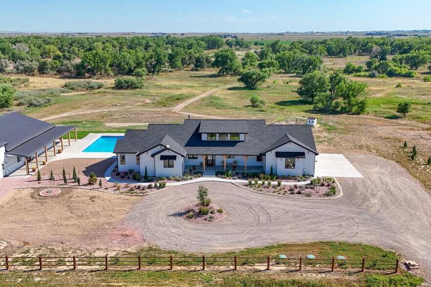 27446 County Road 388, Kersey, CO à vendre - Photo du bâtiment - Image 3 de 41