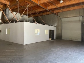 6301 Sky Creek Dr, Sacramento, CA à louer Photo intérieure- Image 2 de 3