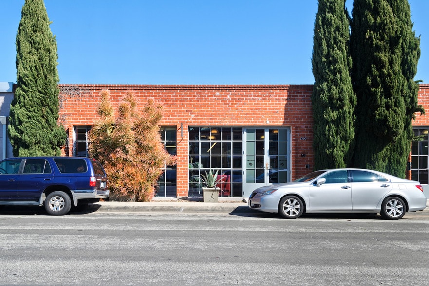1727-1731 Berkeley St, Santa Monica, CA à louer - Photo du bâtiment - Image 1 de 17