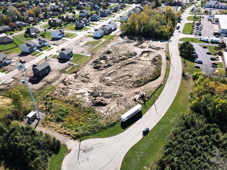 7825 Poe Ave, Dayton, OH à vendre - Photo du bâtiment - Image 3 de 18