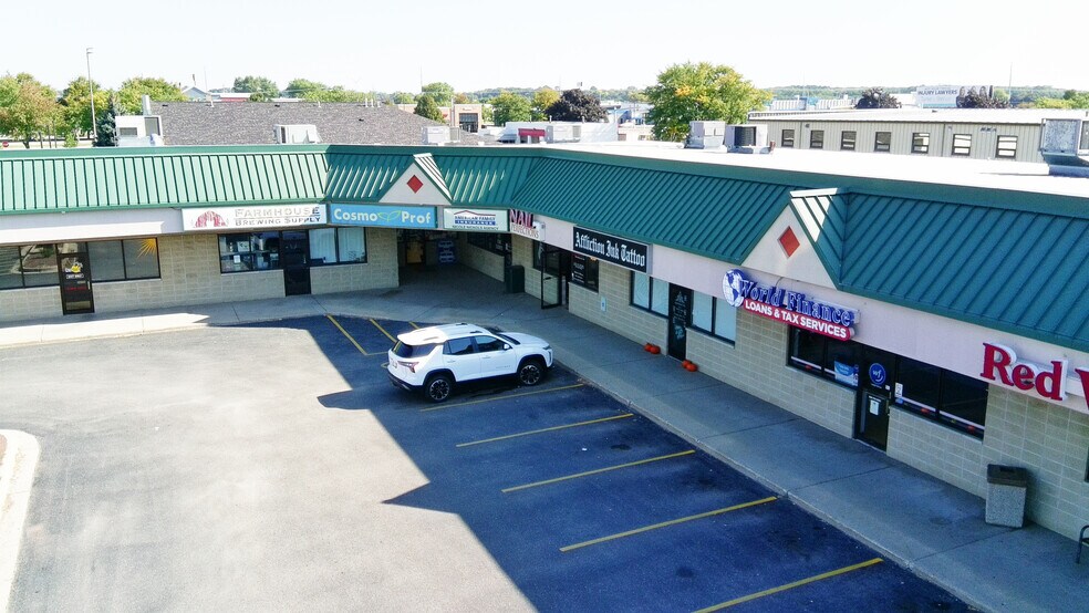 3000 Milton Ave, Janesville, WI à louer - Photo du bâtiment - Image 2 de 17