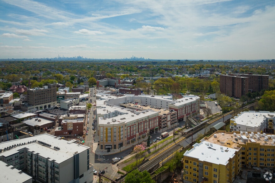 300 Glenwood Ave, Bloomfield, NJ à louer - Aérien - Image 3 de 5