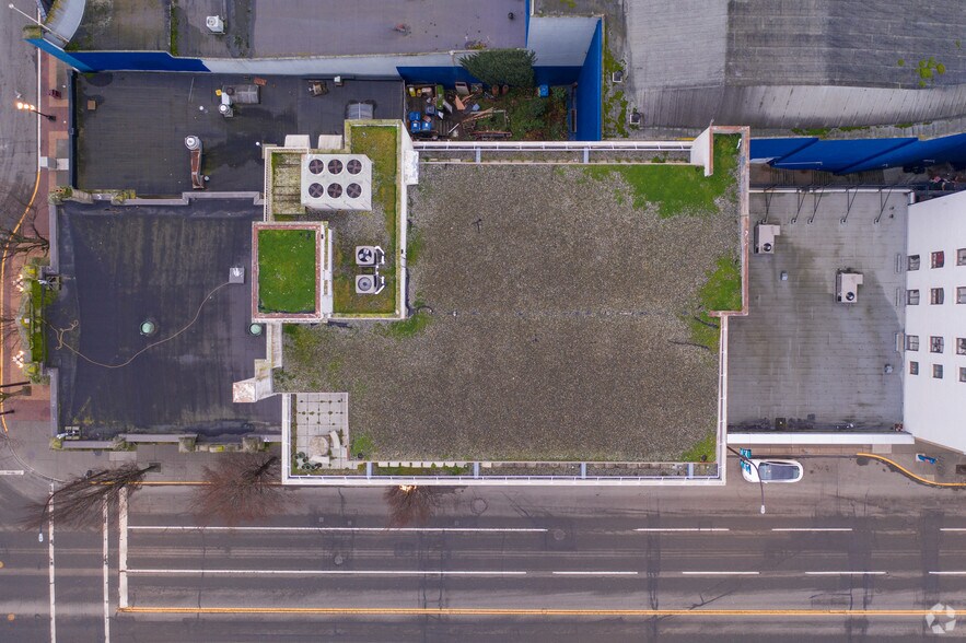 1312 Blanshard St, Victoria, BC à louer - Photo du bâtiment - Image 3 de 4