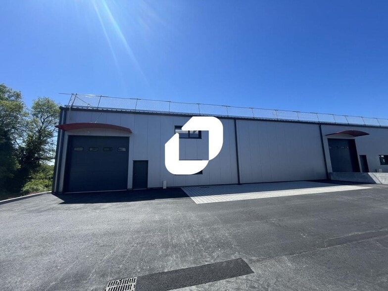31 Rue Chotard, Le Loroux-Bottereau for lease - Building Photo - Image 2 of 3
