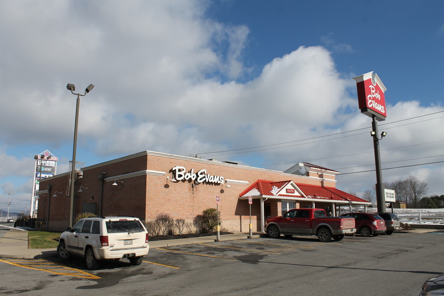 104 Merchants Walk, Summersville, WV for sale - Building Photo - Image 1 of 1