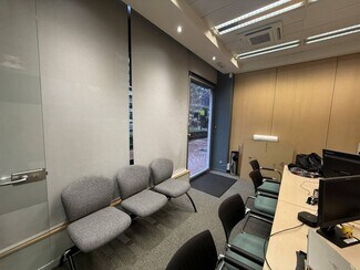 Plus de détails pour Bureau/Commerce de détail à louer