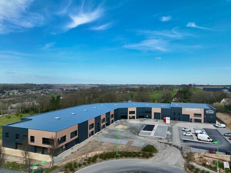 Flex in Montivilliers for lease - Building Photo - Image 1 of 5