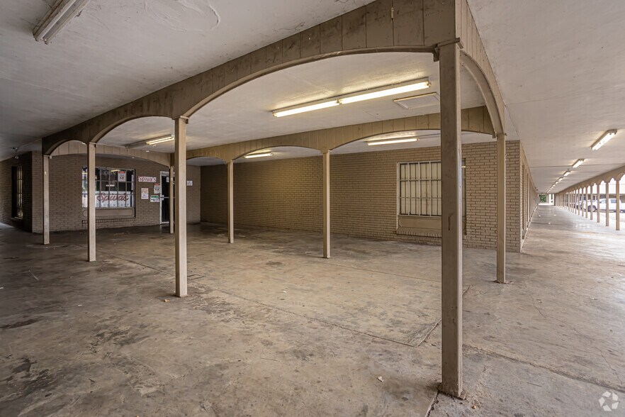 1315 Ellis Ave, Jackson, MS à vendre - Photo du bâtiment - Image 2 de 8