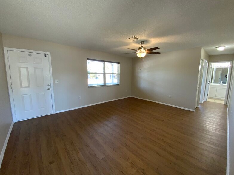 855 Jamaica Rd, Venice, FL à vendre - Photo du bâtiment - Image 2 de 27