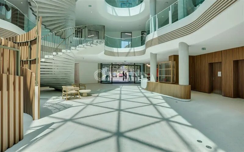 Office in Limonest for lease - Lobby - Image 3 of 10