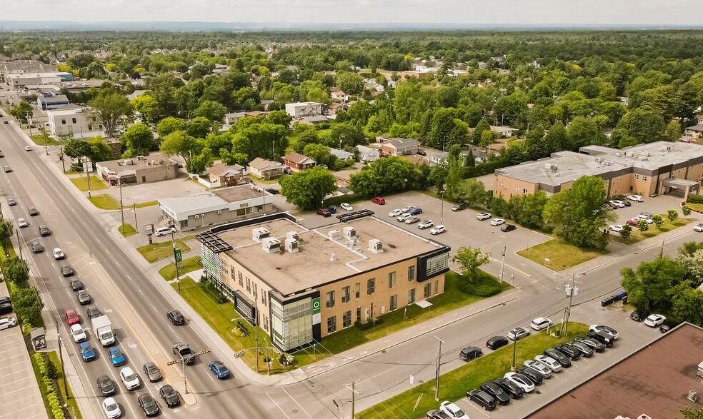 1070 Boul du Curé-Labelle, Blainville, QC for sale - Building Photo - Image 3 of 7
