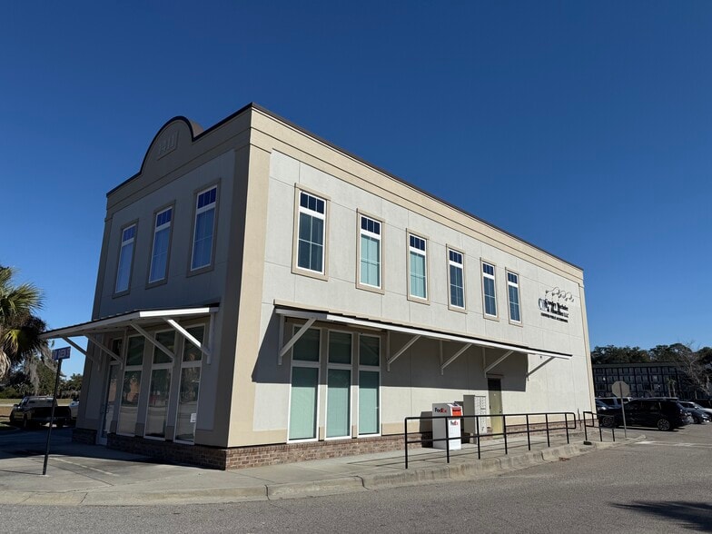 1411 Queen St, Beaufort, SC for sale - Building Photo - Image 2 of 27