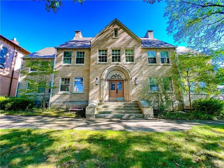 230 E Jefferson St, Butler, PA à vendre - Photo du bâtiment - Image 2 de 25