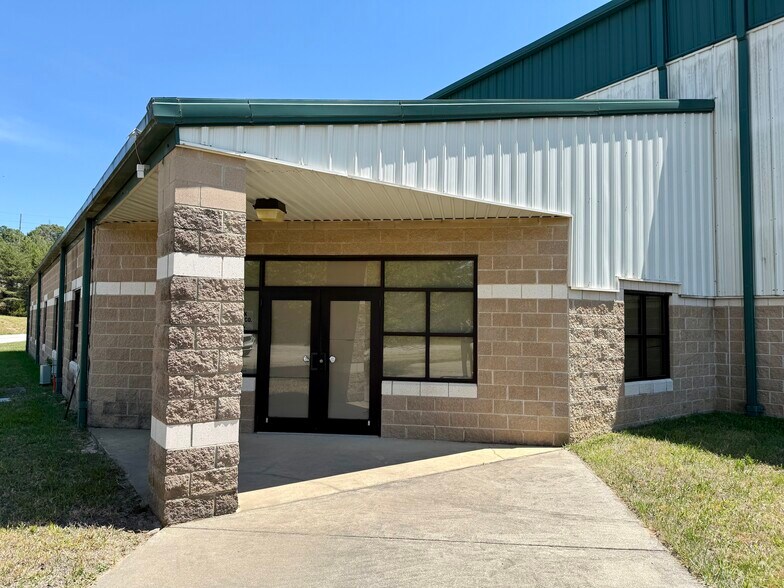 189 Ringgold Industrial Pky, Danville, VA à louer - Photo du bâtiment - Image 2 de 21