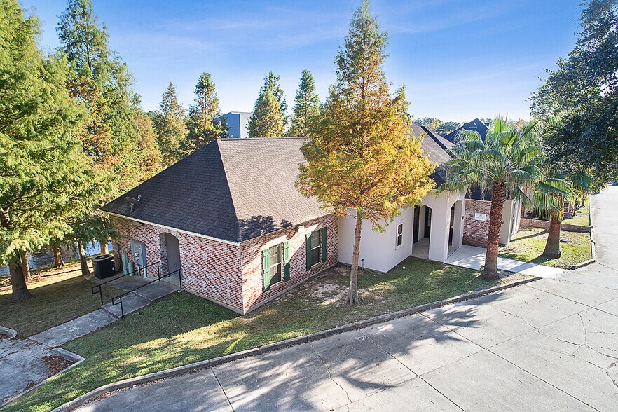 10620 Timberlake Ave, Baton Rouge, LA à louer - Photo du bâtiment - Image 3 de 21
