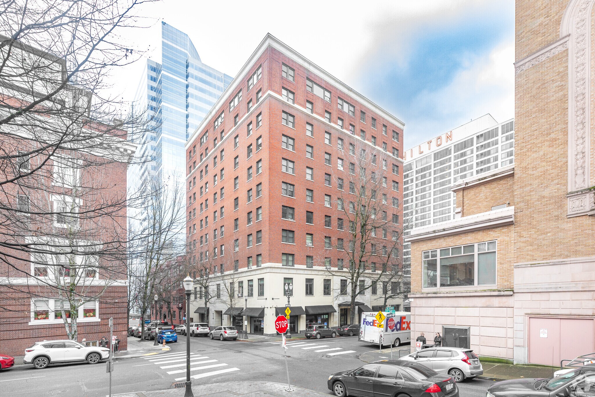 723-737 SW Salmon St, Portland, OR for lease Primary Photo- Image 1 of 5