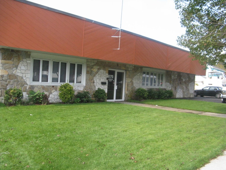 675 W Shore Rd, Warwick, RI for lease - Building Photo - Image 3 of 20