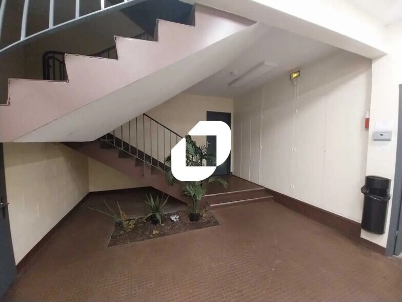 Bureau dans Palaiseau à louer - Hall d’entrée - Image 2 de 9