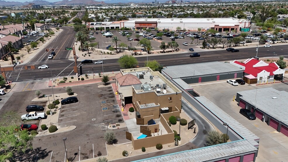 1405 W Baseline Rd, Tempe, AZ à louer - Photo du bâtiment - Image 2 de 2