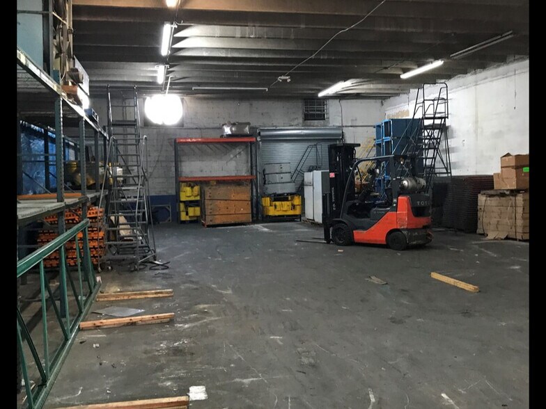 7075 NW 74th St, Medley, FL à louer - Photo du bâtiment - Image 2 de 5