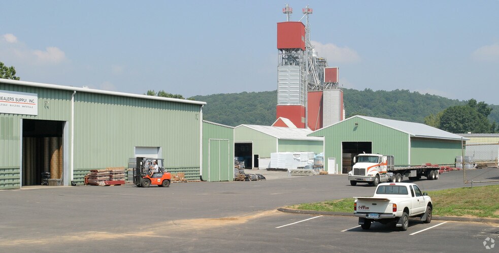 122 Route 32, North Franklin, CT à louer - Photo du bâtiment - Image 2 de 3