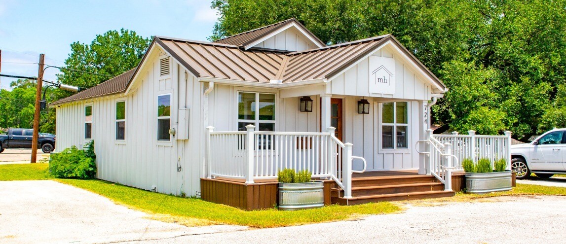 724 W Main St, Tomball, TX for sale Primary Photo- Image 1 of 3