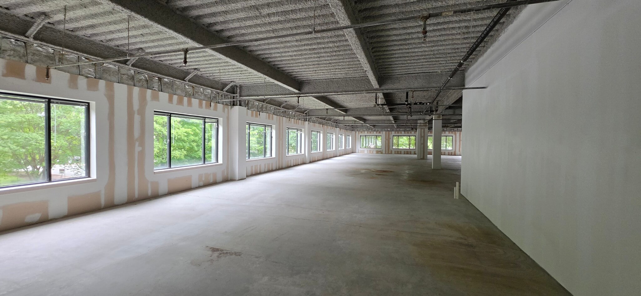 83 Upper Riverdale Rd SW, Riverdale, GA for lease Interior Photo- Image 1 of 3