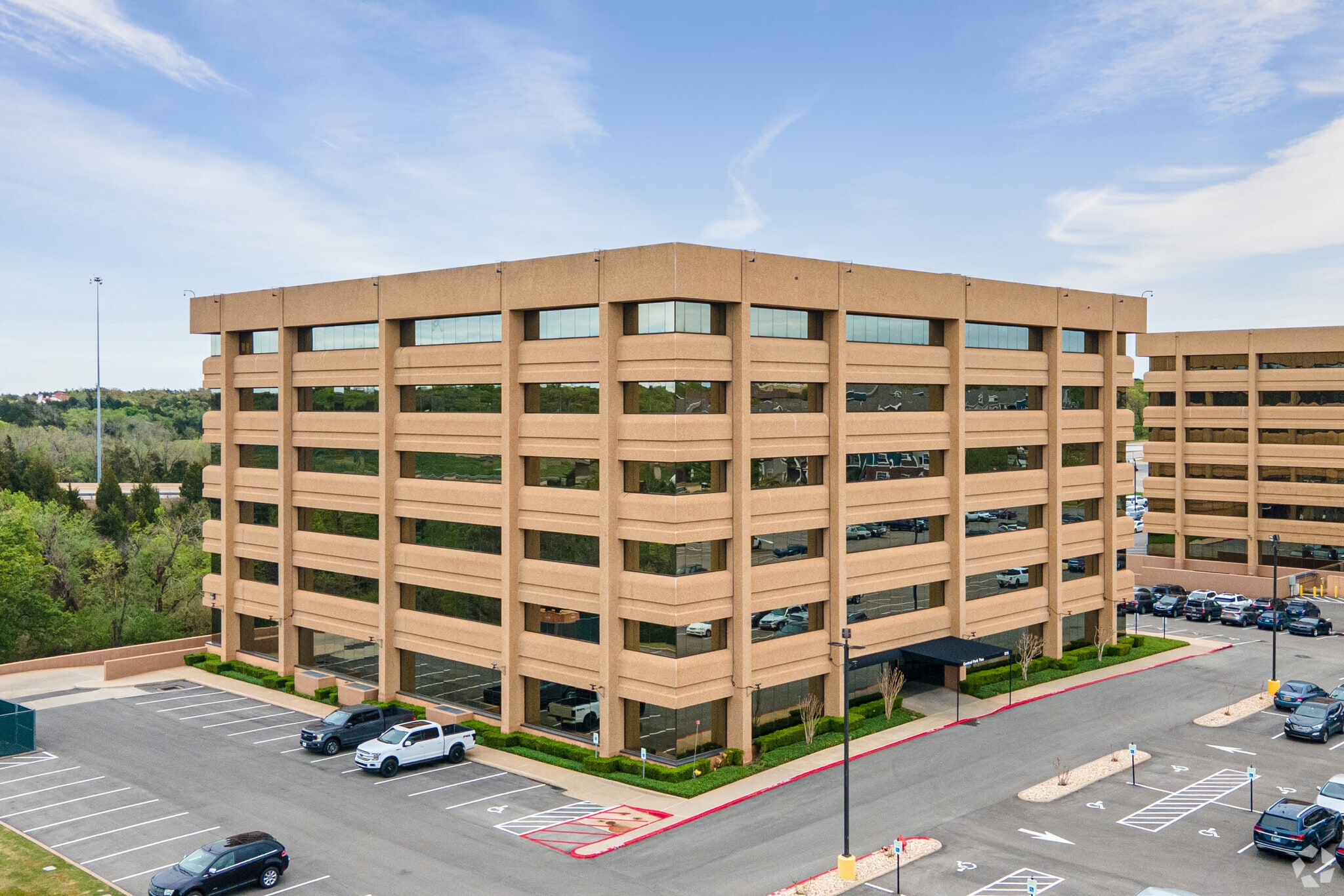 515 Central Park Dr, Oklahoma City, OK à louer Photo du bâtiment- Image 1 de 13