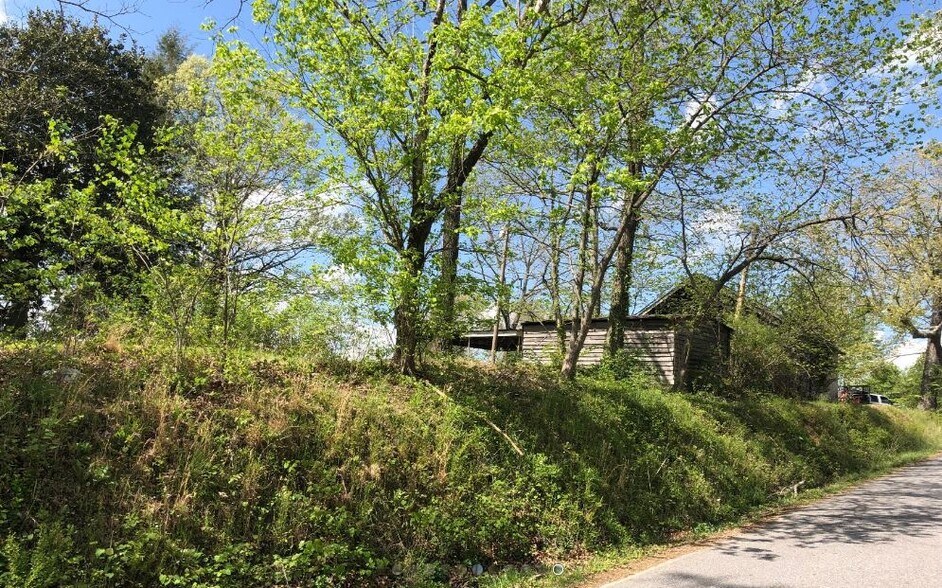 742 2nd, Blue Ridge, GA à vendre - Photo du bâtiment - Image 3 de 12