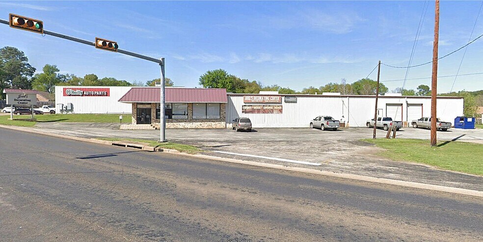 1900 Crockett Rd, Palestine, TX à vendre - Photo du bâtiment - Image 2 de 76