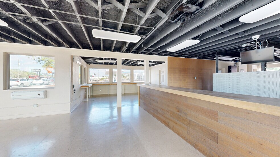 1002 E Hillsborough Ave, Tampa, FL à louer - Numérisation 3D de Matterport - Image 2 de 11