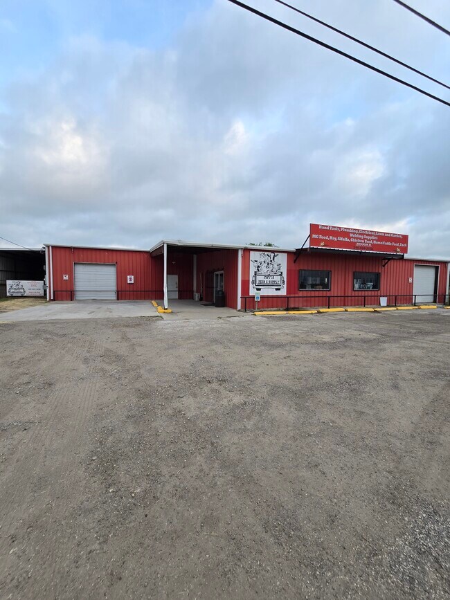 Plus de détails pour 19821 State Highway 16, Von Ormy, TX - Commerce de détail à vendre