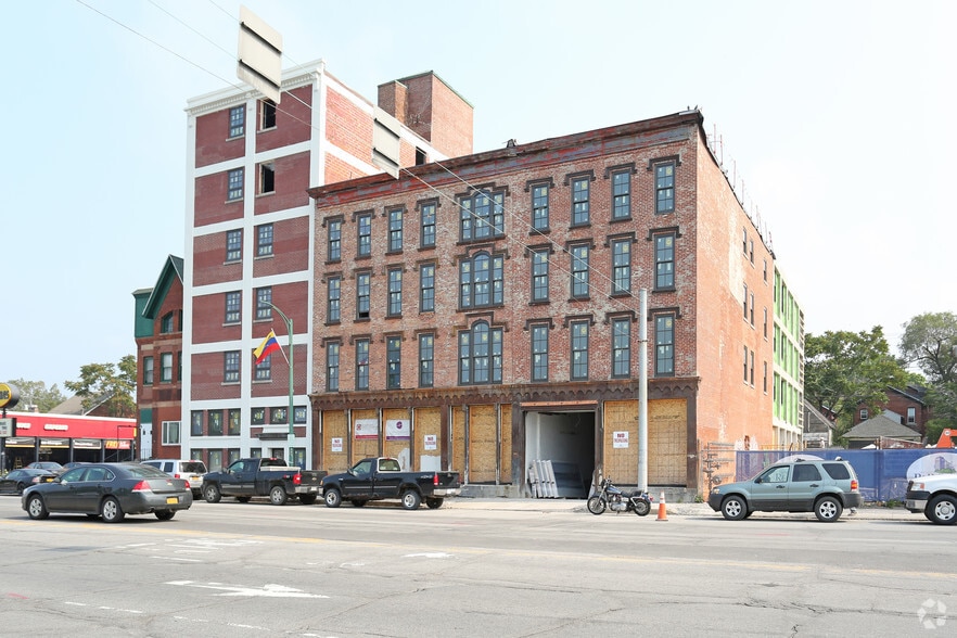 295 Niagara St, Buffalo, NY for lease - Building Photo - Image 2 of 8