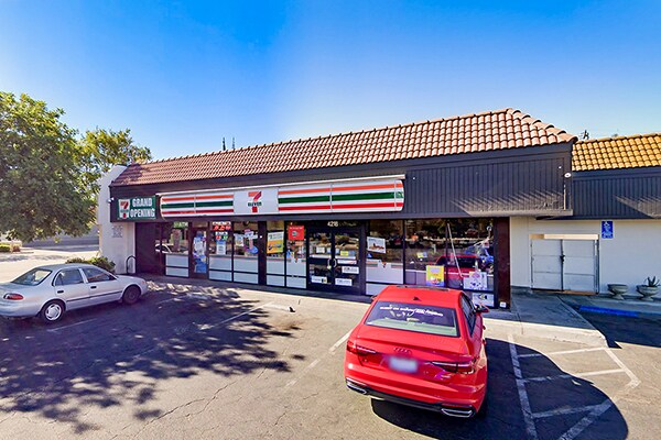6015 N Blackstone Ave, Fresno, CA for sale Building Photo- Image 1 of 1