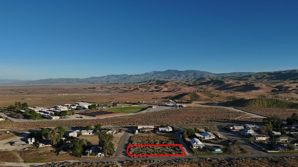 111 Fiester St, Maricopa, CA for sale - Building Photo - Image 2 of 7