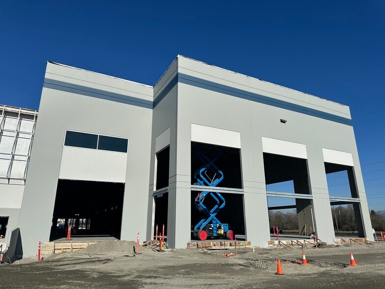 5500 NE 162nd Ave, Vancouver, WA for lease - Building Photo - Image 3 of 5