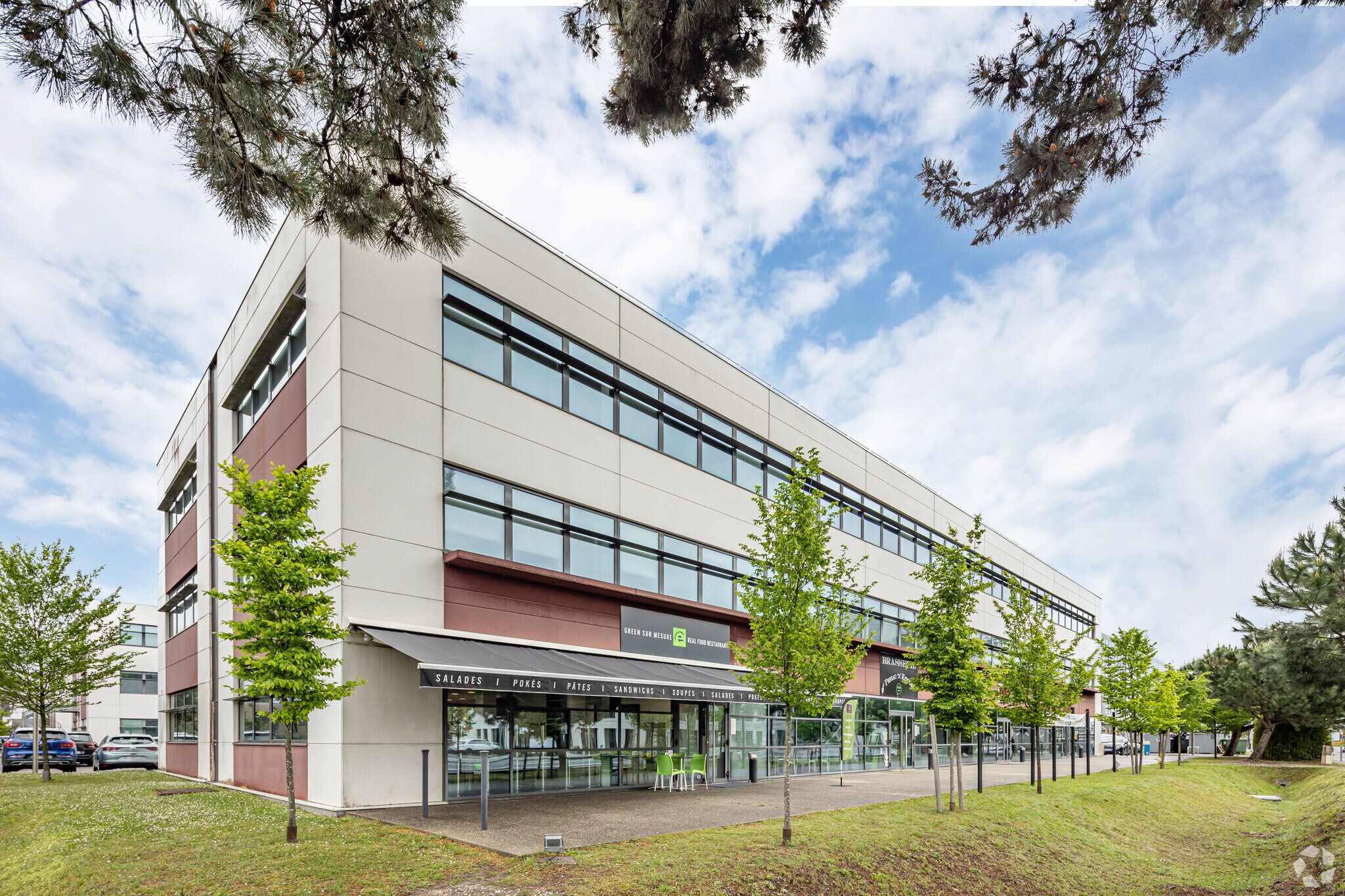 198 Avenue Du Haut Lévèque, Pessac for lease Primary Photo- Image 1 of 9