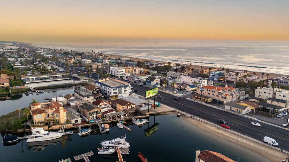 16902 Pacific Coast Hwy, Huntington Beach, CA for sale - Building Photo - Image 3 of 12