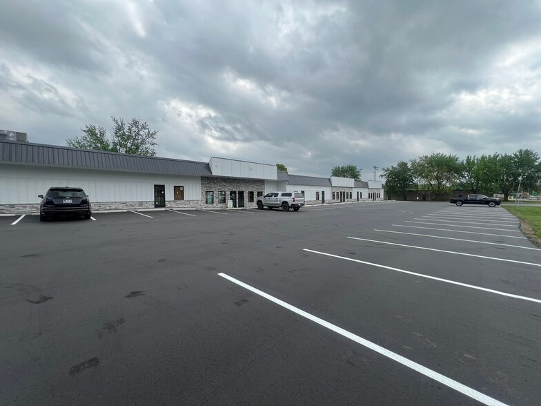 1207-1267 Geneva Ave N, Saint Paul, MN for lease - Building Photo - Image 3 of 4